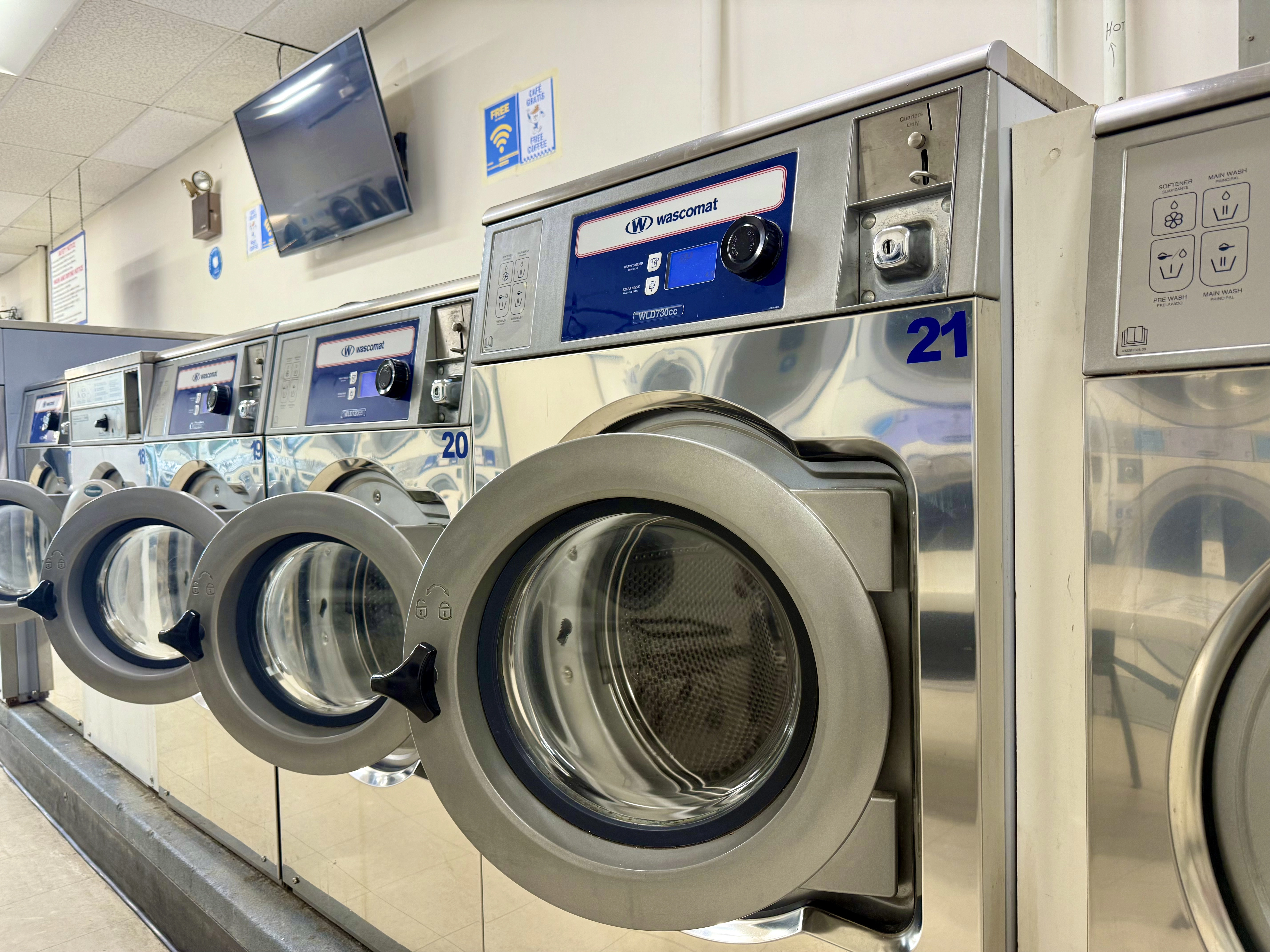 COZYMOM Laundromat 3